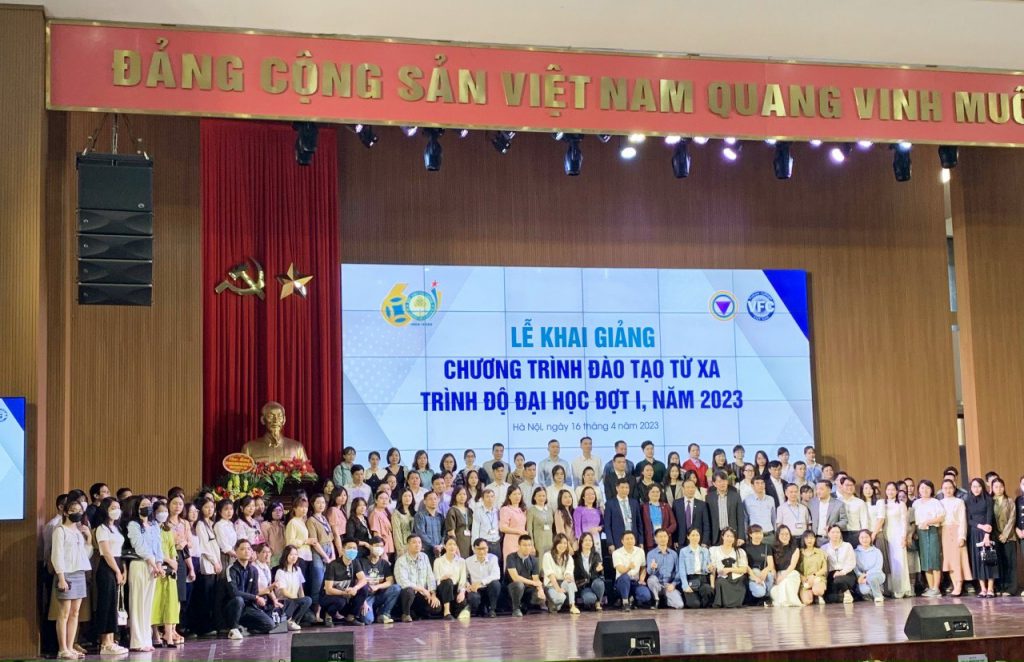 khai giảng h&ecirc;̣ đại học online từ xa học vi&ecirc;̣n t&agrave;i ch&iacute;nh 6